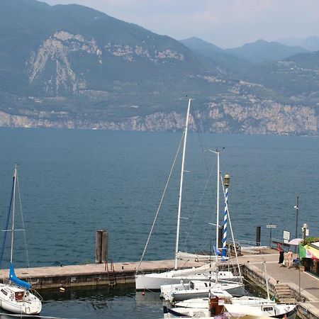 Hotel Danieli La Castellana Lago Di Garda เบรนโซเน ซูล การ์ดา ภายนอก รูปภาพ