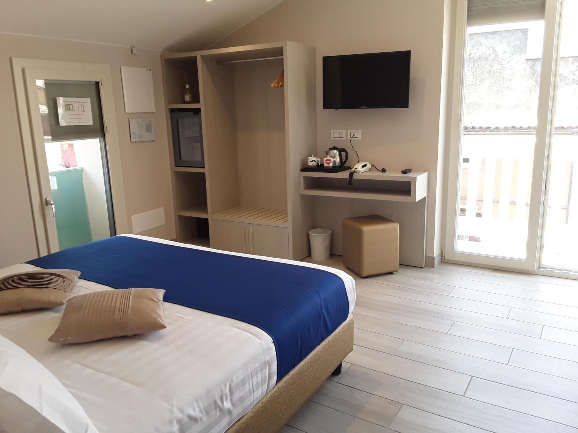 Hotel Danieli La Castellana Lago Di Garda เบรนโซเน ซูล การ์ดา ภายนอก รูปภาพ