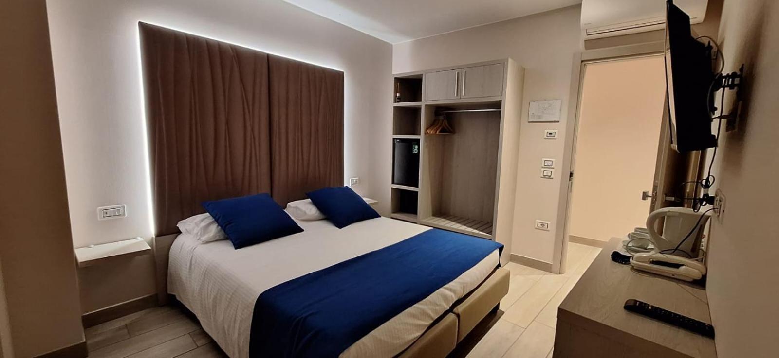 Hotel Danieli La Castellana Lago Di Garda เบรนโซเน ซูล การ์ดา ภายนอก รูปภาพ