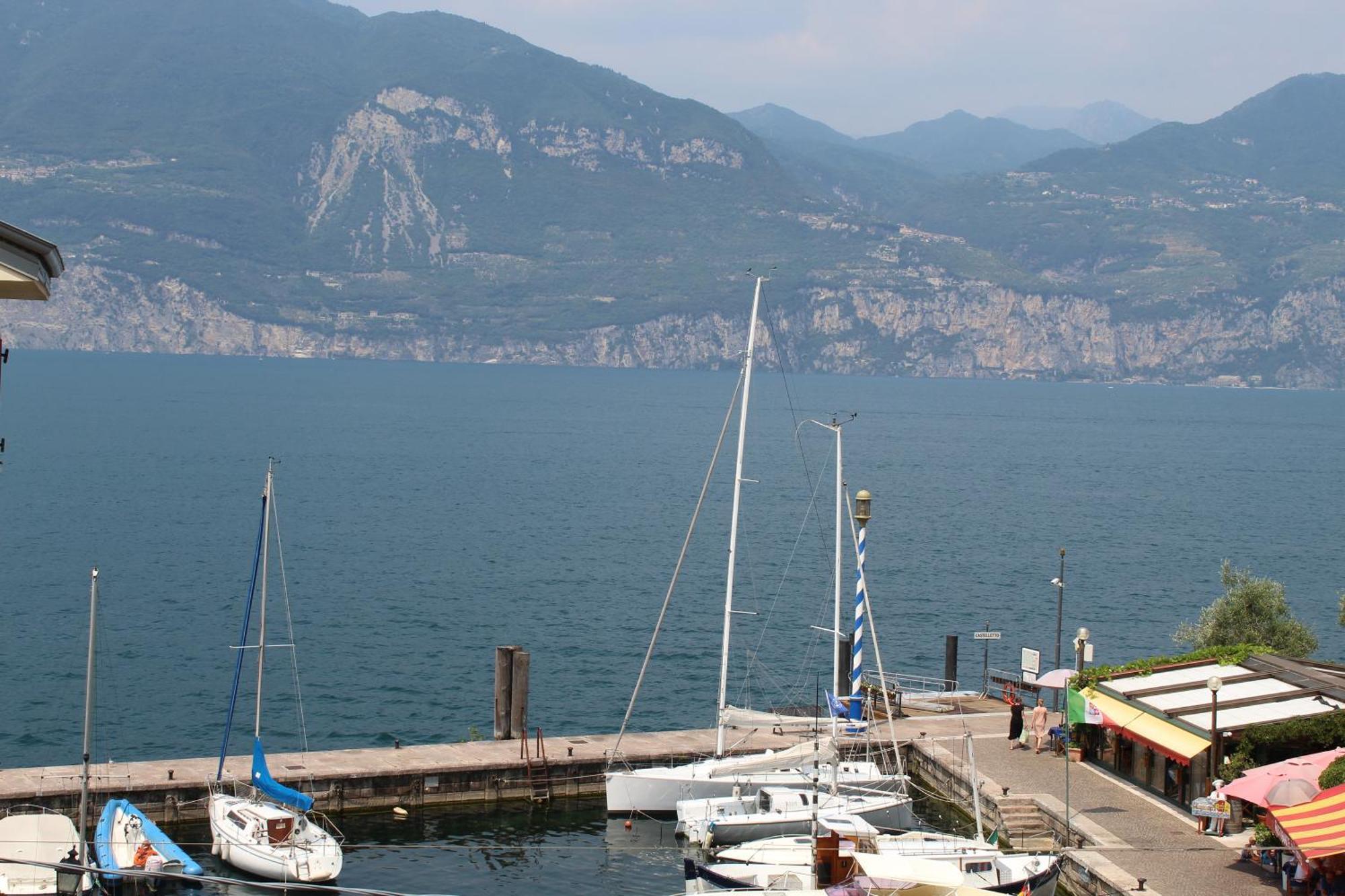 Hotel Danieli La Castellana Lago Di Garda เบรนโซเน ซูล การ์ดา ภายนอก รูปภาพ